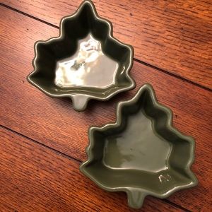 🍁Two Nantucket Fall/Autumn green leaf dishes🍁